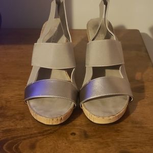 Aerosoles platinum wedges